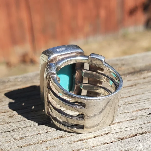 RESERVED Turquoise Heavy Sterling Silver Signed Ring Sz 8. 18 Grams - Picture 6 of 9